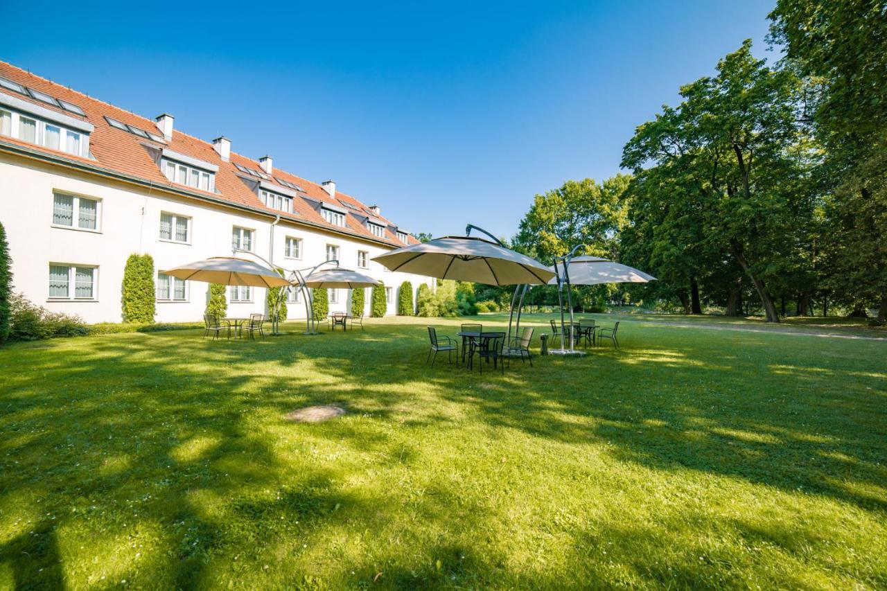 Palac Pod Kampinosem - Blisko Warszawy Leszno  Extérieur photo