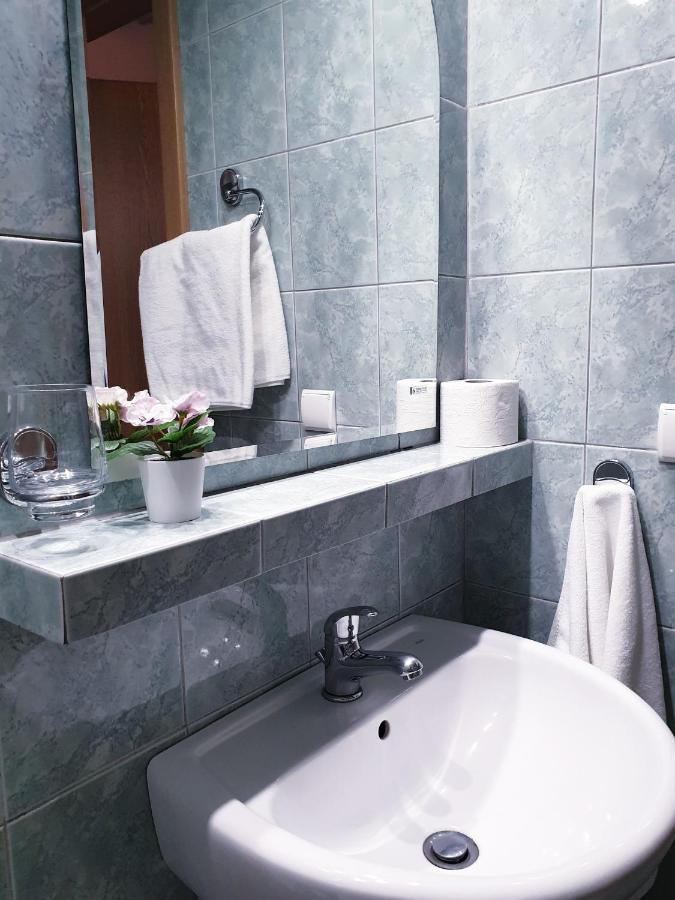 Palac Pod Kampinosem - Blisko Warszawy Leszno  Extérieur photo