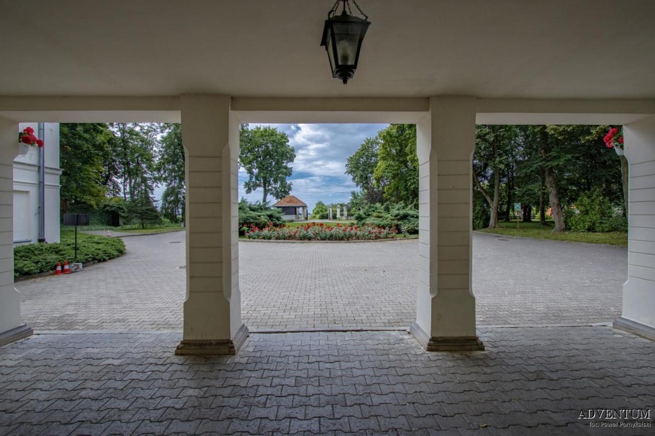 Palac Pod Kampinosem - Blisko Warszawy Leszno  Extérieur photo