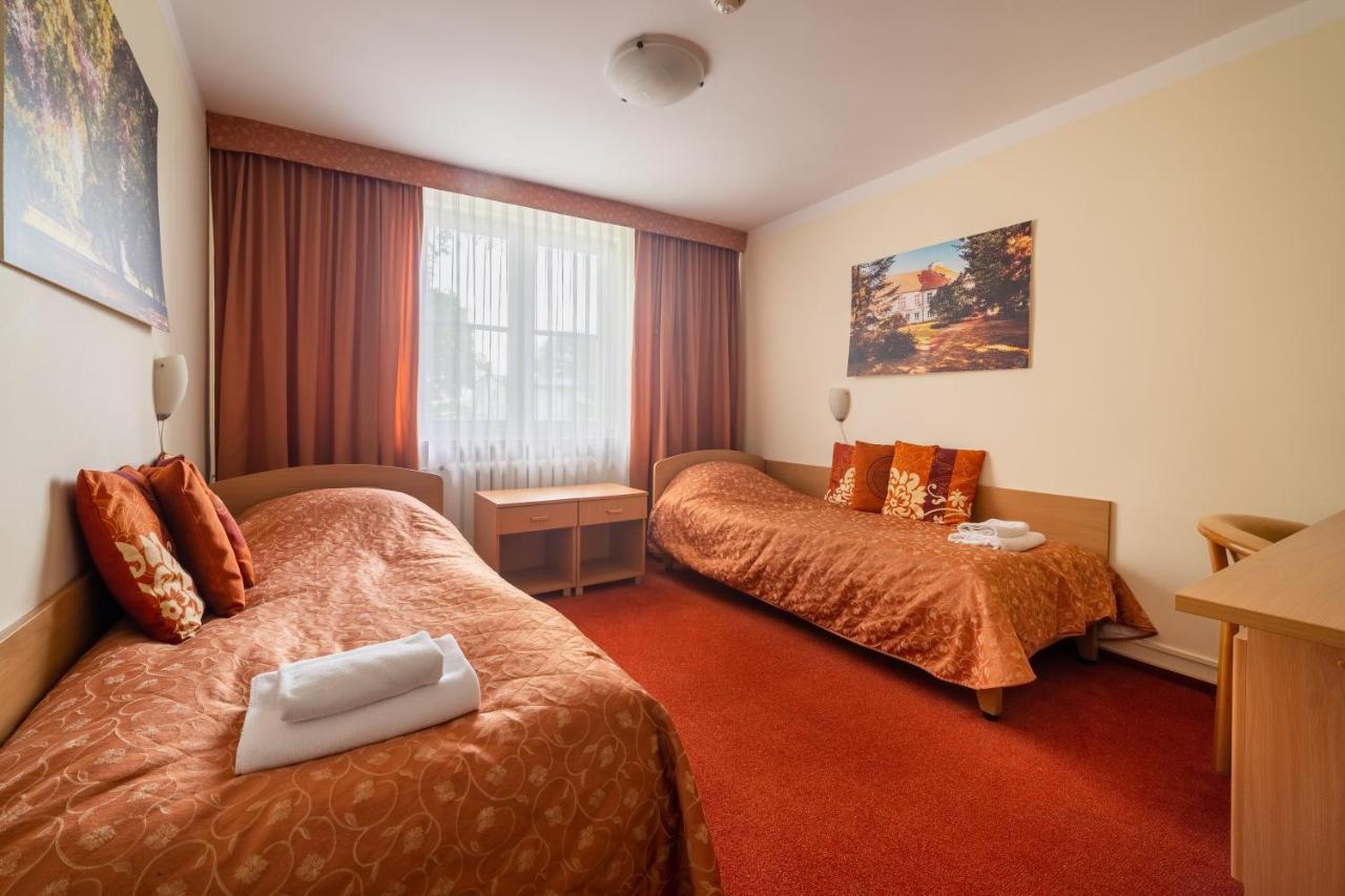 Palac Pod Kampinosem - Blisko Warszawy Leszno  Extérieur photo